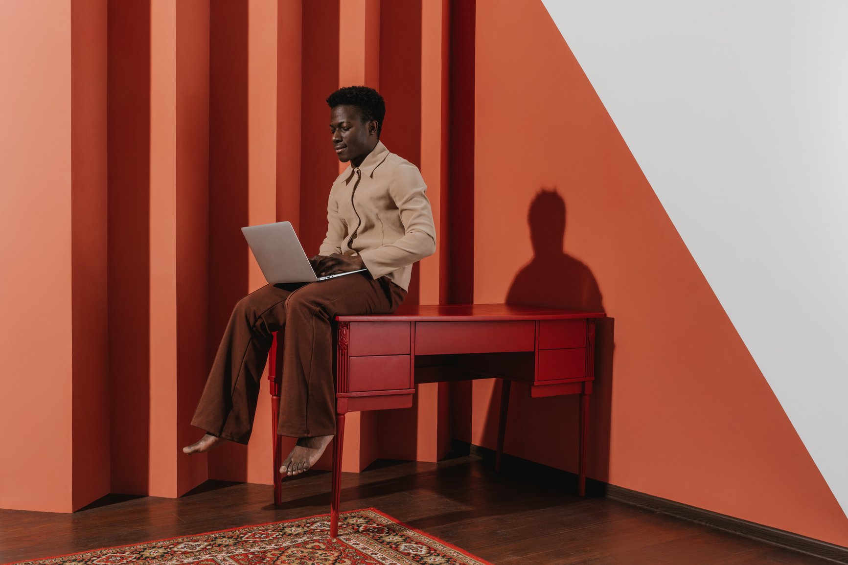 man with a laptop